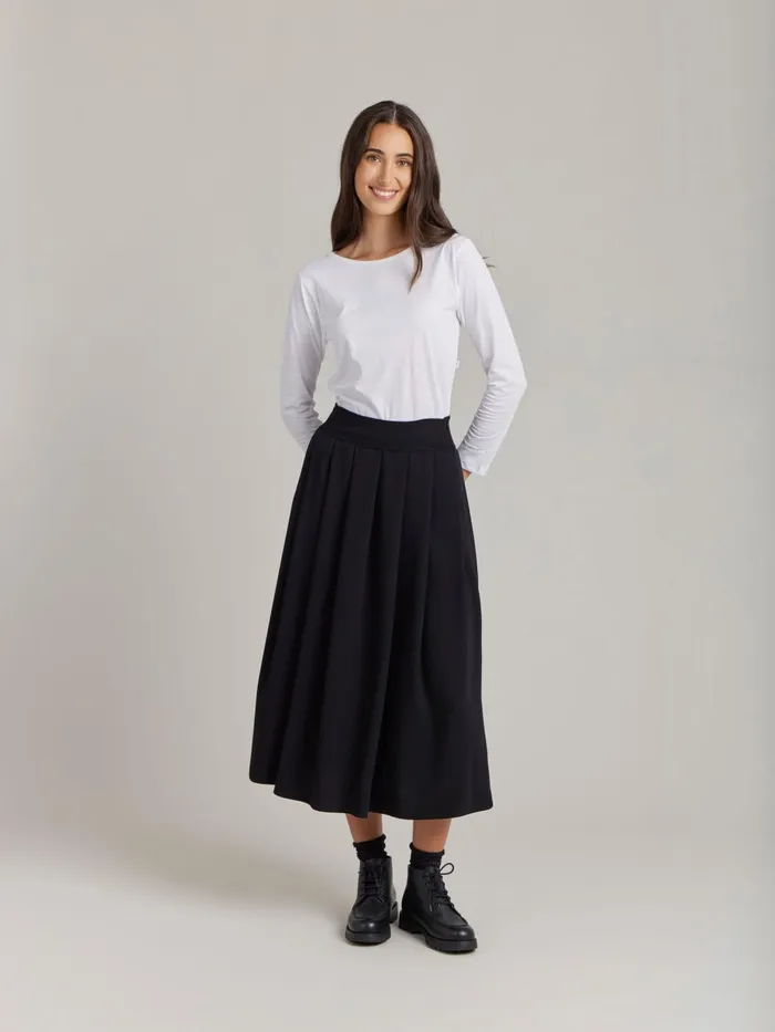 Agns B Skirts and Shorts Women Black Polyester Grand Hotel Skirt