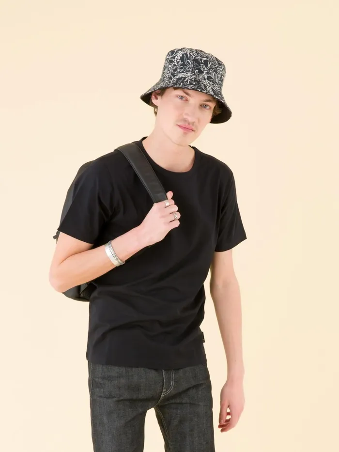Agns B Tshirts and Polo Shirts Men Black Short Sleeves Coulos Tshirt