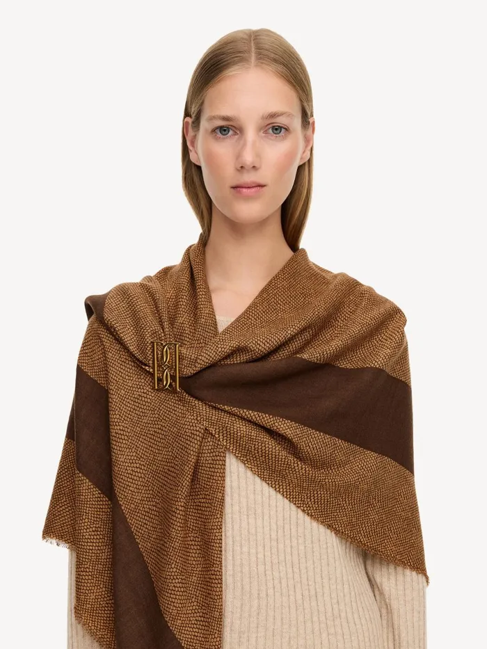 By Malene Birger Andre Accessories Dame Mono Stor Broche Gold