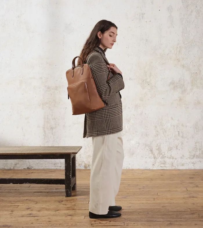 Le Tanneur Backpacks Women Zipped Business Backpack In Grained Leather Brown Tan