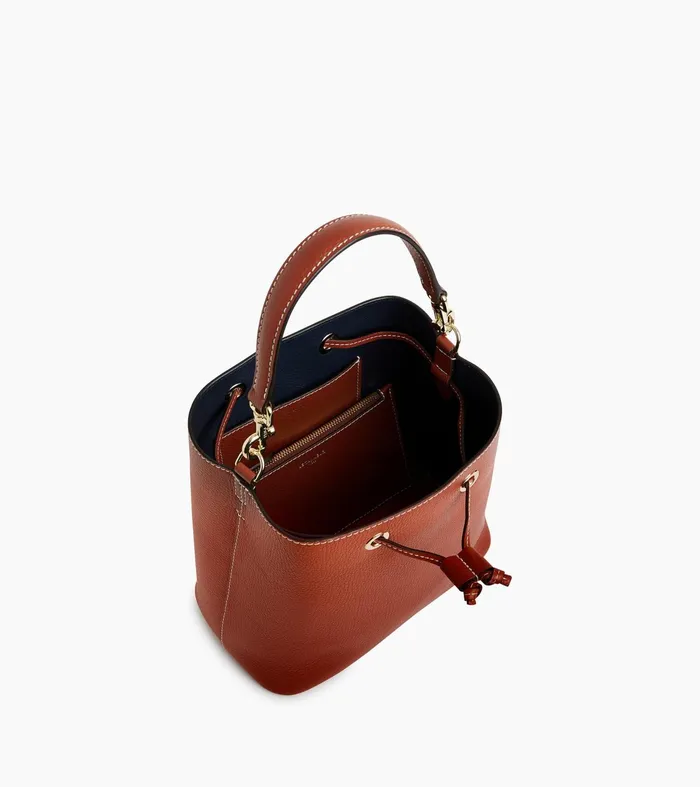 Le Tanneur Crossbody Bags Women Bucket Bag In Grained Leather Mahogany Brown Twilight Blue