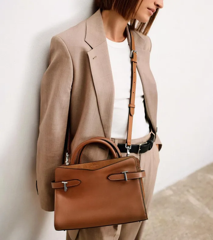 Le Tanneur Handbags Women Medium Handbag In Smooth Leather And Suede Brown Tan