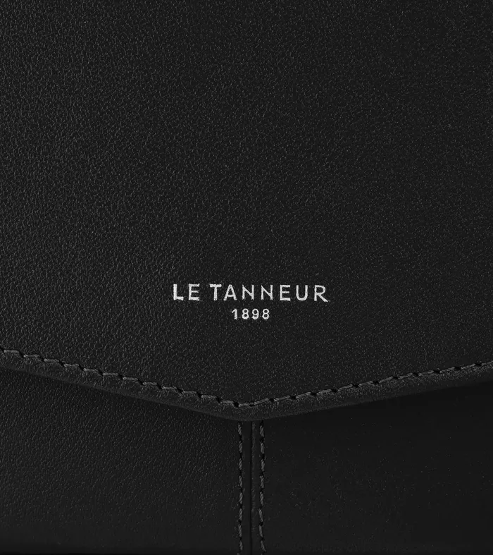 Le Tanneur Pouches and Belt Bags Women Clutch With Removable Crossbody Strap In Smooth Leather Black