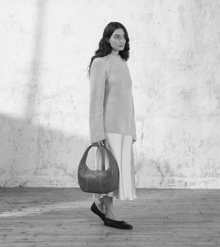 Le Tanneur Totes and Shoulder Bags Women Large Hobo Bag In Grained Leather Black