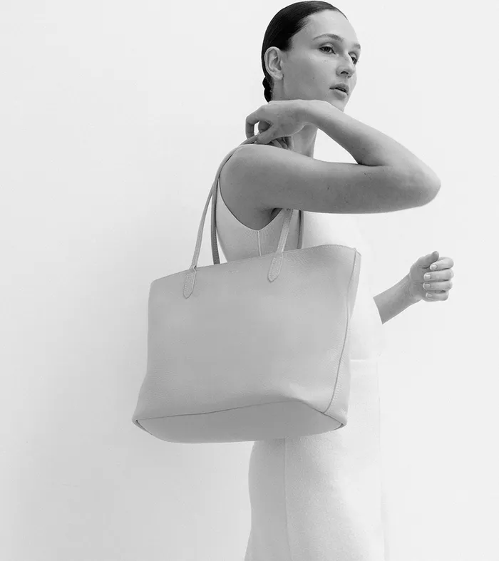 Le Tanneur Totes and Shoulder Bags Women Large Tote In Grained Leather Mahogany Brown Twilight Blue