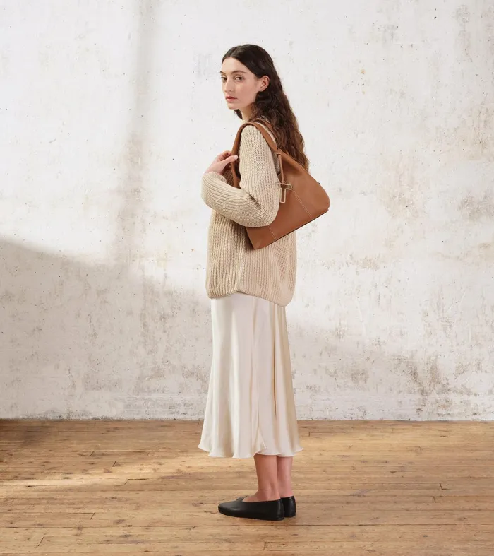 Le Tanneur Totes and Shoulder Bags Women MediumSized Shoulder Bag In Grained Leather Brown Tan