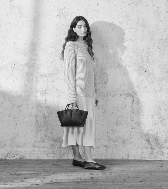 Le Tanneur Totes and Shoulder Bags Women Small Tote Bag In Grained Leather Clay Blue