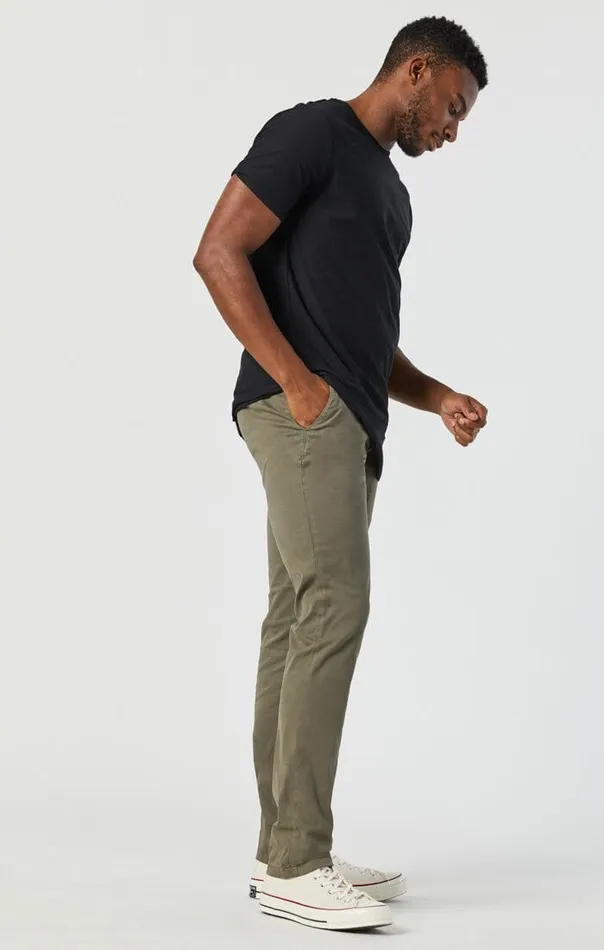 Men Johnny Slim Leg Chino In Dusty Olive Twill Mavi Jeans Pants