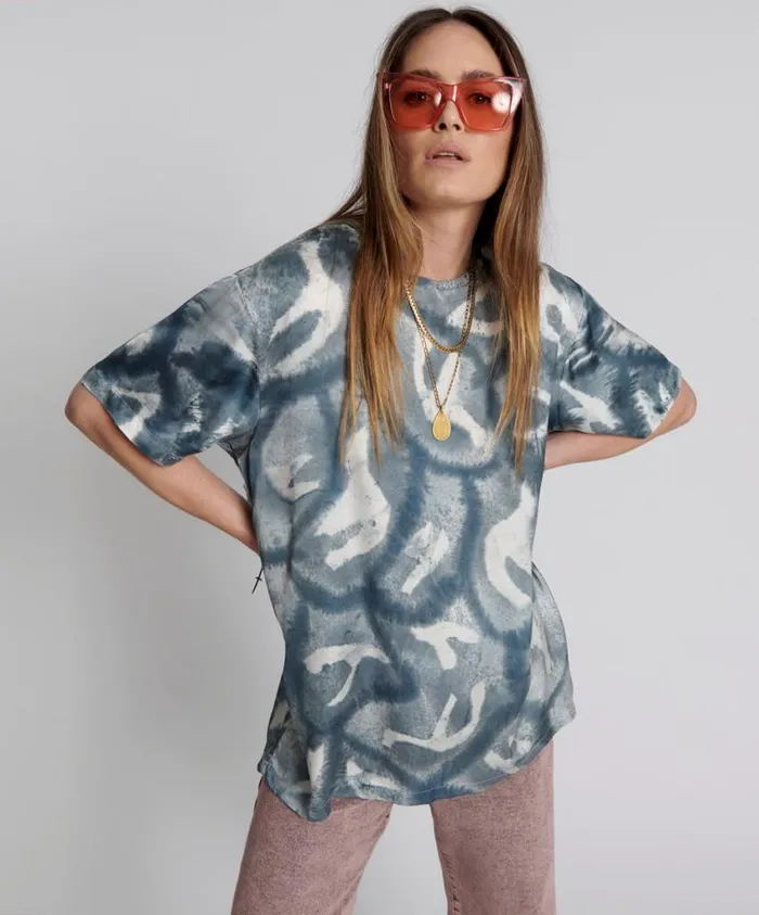 One Teaspoon Basic Tees Women Reflection Hand Printed Satin Tee