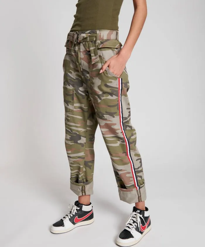 One Teaspoon Bottoms Women Camo Utility Pant