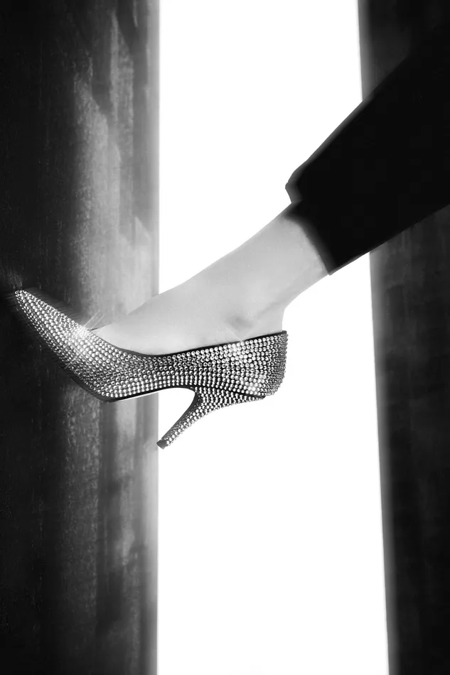 Pumps Women Patrizia Pepe RhinestoneAdorned Suede Pumps Blackcrystal