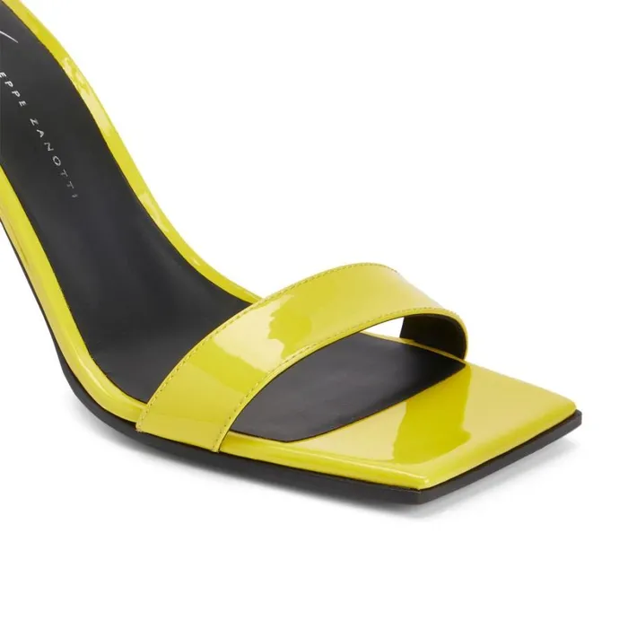 Shangay Buckle Yellow Women Giuseppe Zanotti Sandals