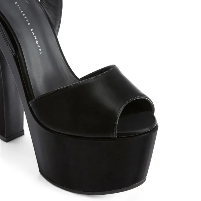Tarifa Black Women Giuseppe Zanotti Sandals
