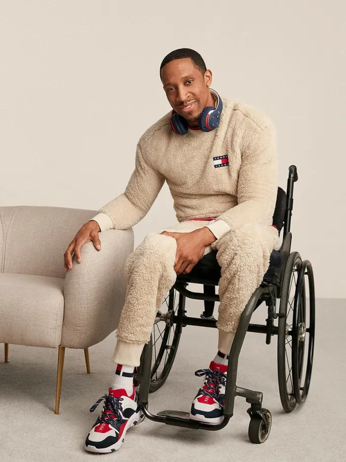 Tommy Hilfiger Adaptive Tommy Badge Fleece Joggers Oatmeal Mens Tommy Adaptive Tommy Hilfiger Adaptive Tommy Badge Fleece Joggers Oatmeal Mens Tommy Adaptive