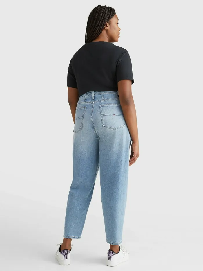 Tommy Hilfiger Curve Mom Ultra High Rise Tapered Jeans Denim Light Womens Curve Fashion Gift for Friend