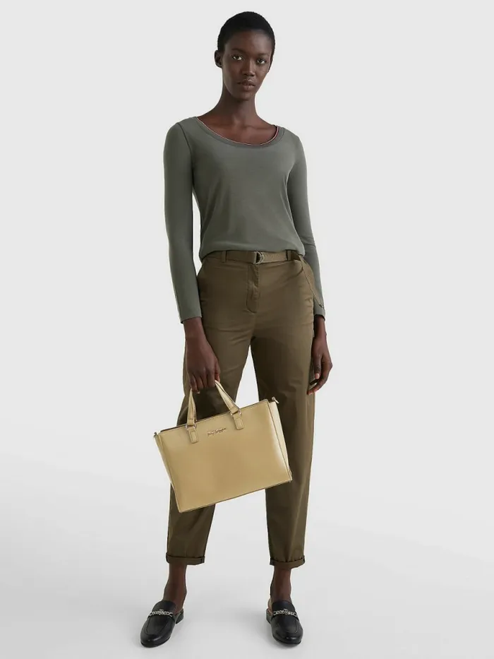 Tommy Hilfiger Joy Signature Satchel Woodridge Womens Bags On Sale