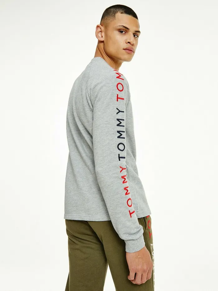 Tommy Hilfiger Lounge Embroidery Track Sweatshirt Medium Grey Heather Mens Sweatshirts and Hoodies Gift 4 You Tommy Hilfiger Lounge Embroidery Track Sweatshirt Medium Grey Heather Mens Sweatshirts and Hoodies Gift 4 You