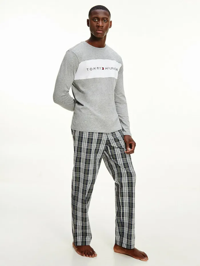 Tommy Hilfiger Organic Cotton Long Sleeve TShirt Medium Grey Heather Mens Loungewear and Nightwear Tommy Hilfiger Organic Cotton Long Sleeve TShirt Medium Grey Heather Mens Loungewear and Nightwear