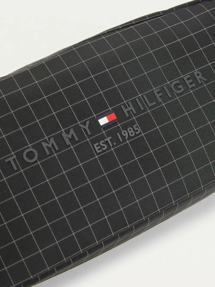 Tommy Hilfiger Th Established Water Repellent Washbag Black Mens Bags Popular