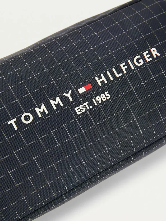 Tommy Hilfiger Th Established Water Repellent Washbag Desert Sky Mens Bags Near Me