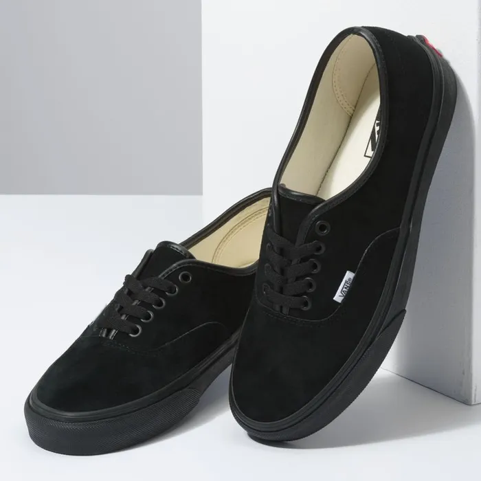 Vans Classics Shoes Mens Pig Suede Authentic BlackBlack