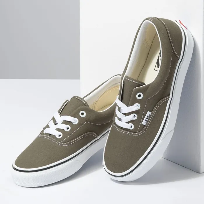 Vans Classics Shoes MensWomens Era Grape LeafTrue White