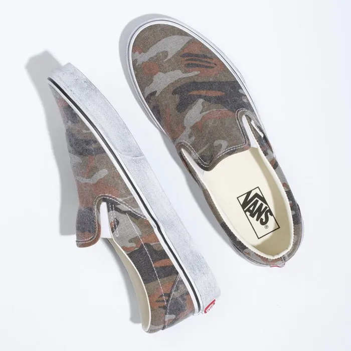 Vans Classics Shoes MensWomens Washed Classic SlipOn CamoTrue White Vans Classics Shoes MensWomens Washed Classic SlipOn CamoTrue White