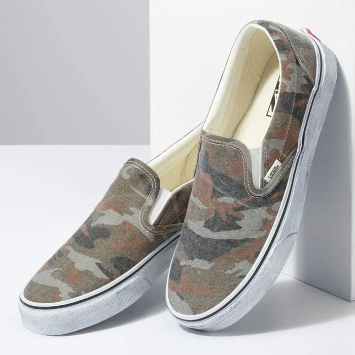 Vans Classics Shoes MensWomens Washed Classic SlipOn CamoTrue White Vans Classics Shoes MensWomens Washed Classic SlipOn CamoTrue White