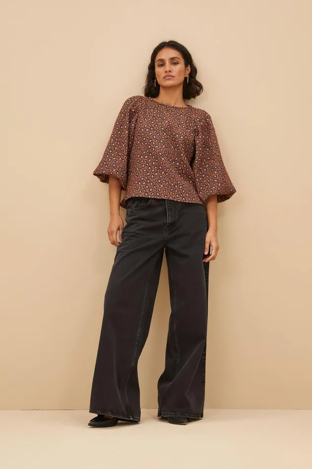 Women Blouses Bybar Zasu Jacquard Blouse Brown Panter Print Women Blouses Bybar Zasu Jacquard Blouse Brown Panter Print