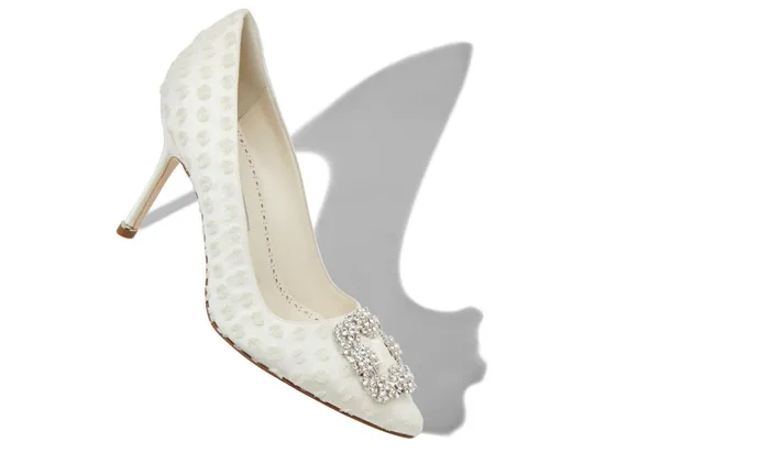 Women Dress Shoes Manolo Blahnik HANGISI 90 White Textile Dobby Print Jewel Buckle Pumps