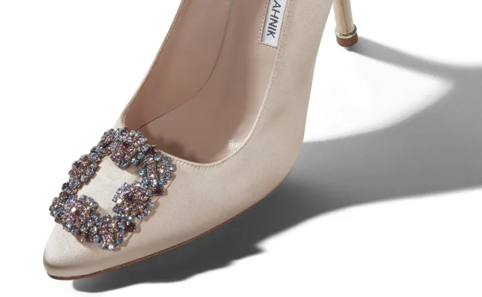 Women Dress Shoes Manolo Blahnik HANGISI VENEZIA Pale Blush Satin Jewel Buckle Pumps Women Dress Shoes Manolo Blahnik HANGISI VENEZIA Pale Blush Satin Jewel Buckle Pumps