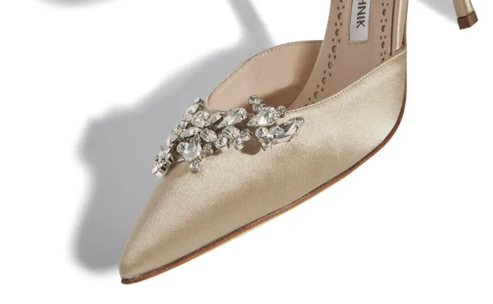 Women Dress Shoes Manolo Blahnik LURUM Champagne Satin Crystal Embellished Mules Women Dress Shoes Manolo Blahnik LURUM Champagne Satin Crystal Embellished Mules