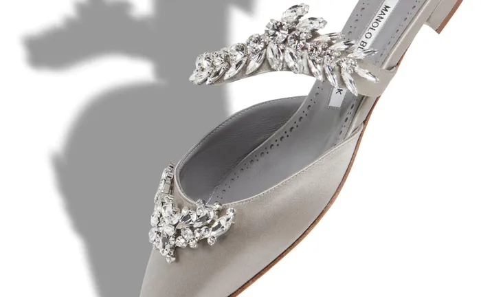 Women Dress Shoes Manolo Blahnik LURUMFLAT Light Grey Satin Crystal Embellished Mules Women Dress Shoes Manolo Blahnik LURUMFLAT Light Grey Satin Crystal Embellished Mules