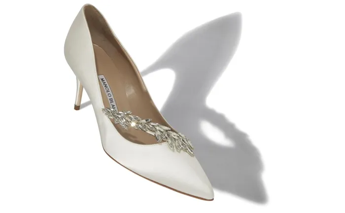Women Dress Shoes Manolo Blahnik NADIRA 70 White Satin Jewel Buckle Pumps Women Dress Shoes Manolo Blahnik NADIRA 70 White Satin Jewel Buckle Pumps