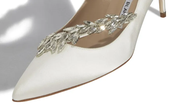 Women Dress Shoes Manolo Blahnik NADIRA 70 White Satin Jewel Buckle Pumps Women Dress Shoes Manolo Blahnik NADIRA 70 White Satin Jewel Buckle Pumps