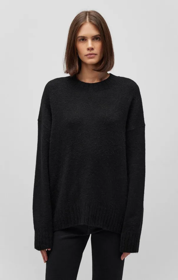 Women Fuzzy Sweater In Black Mavi Jeans Sweaters