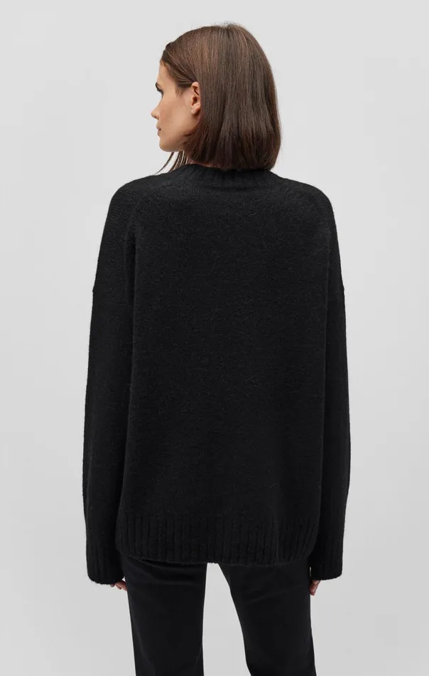 Women Fuzzy Sweater In Black Mavi Jeans Sweaters