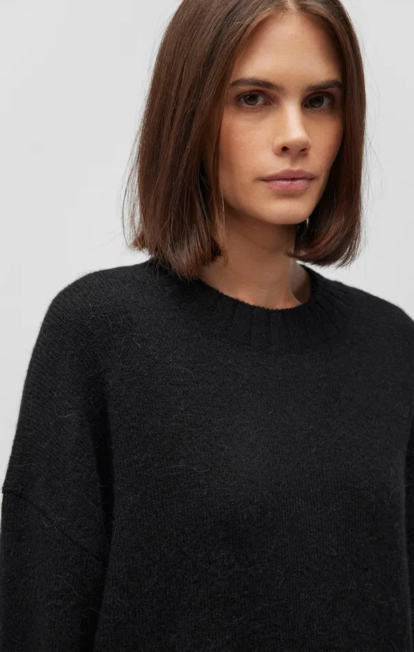 Women Fuzzy Sweater In Black Mavi Jeans Sweaters