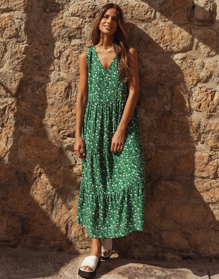Women Green Ditsy Floral Print Tiered VNeck Midi Dress Green Threadbare Dresses Women Green Ditsy Floral Print Tiered VNeck Midi Dress Green Threadbare Dresses