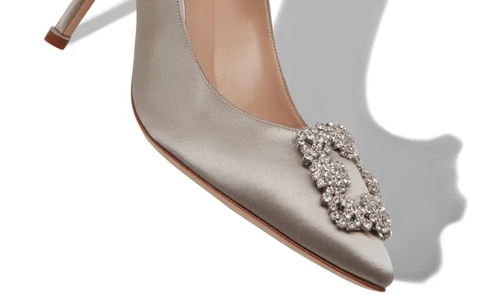 Women Hangisi Manolo Blahnik HANGISI 70 Light Grey Satin Jewel Buckle Pumps Women Hangisi Manolo Blahnik HANGISI 70 Light Grey Satin Jewel Buckle Pumps