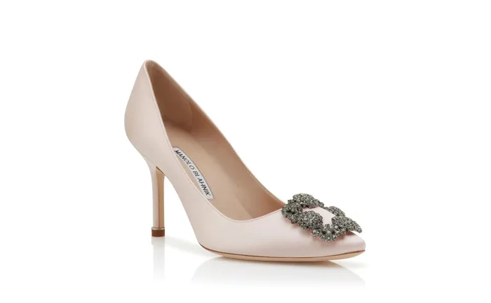 Women Hangisi Manolo Blahnik HANGISI 90 Light Pink Satin Jewel Buckle Pumps