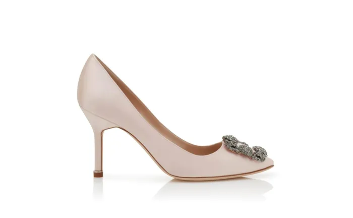 Women Hangisi Manolo Blahnik HANGISI 90 Light Pink Satin Jewel Buckle Pumps