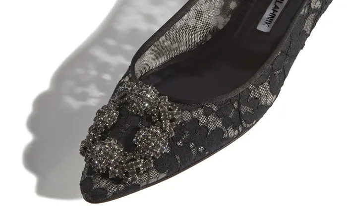 Women Hangisi Manolo Blahnik HANGISIFLAT LACE Black Lace Jewel Buckle Flat Shoes