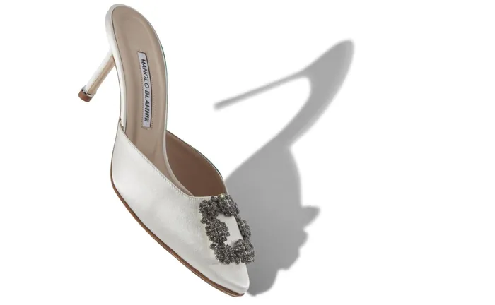 Women Hangisi Manolo Blahnik HANGISIMU OffWhite Satin Jewel Buckle Mules Women Hangisi Manolo Blahnik HANGISIMU OffWhite Satin Jewel Buckle Mules