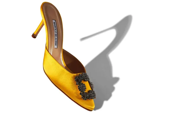 Women Hangisi Manolo Blahnik HANGISIMU Yellow Satin Jewel Buckle Mules Women Hangisi Manolo Blahnik HANGISIMU Yellow Satin Jewel Buckle Mules