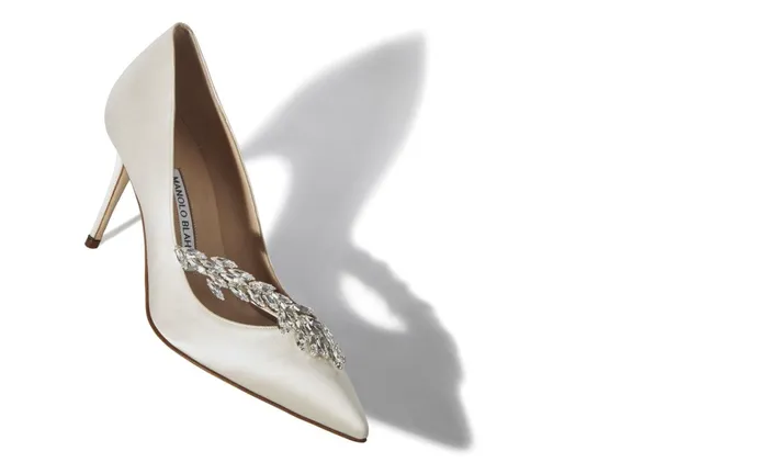 Women High Heels Manolo Blahnik NADIRA White Satin Jewel Buckle Pumps