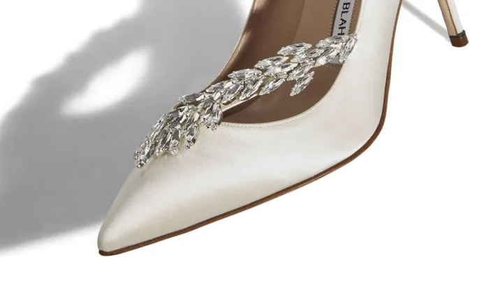 Women High Heels Manolo Blahnik NADIRA White Satin Jewel Buckle Pumps
