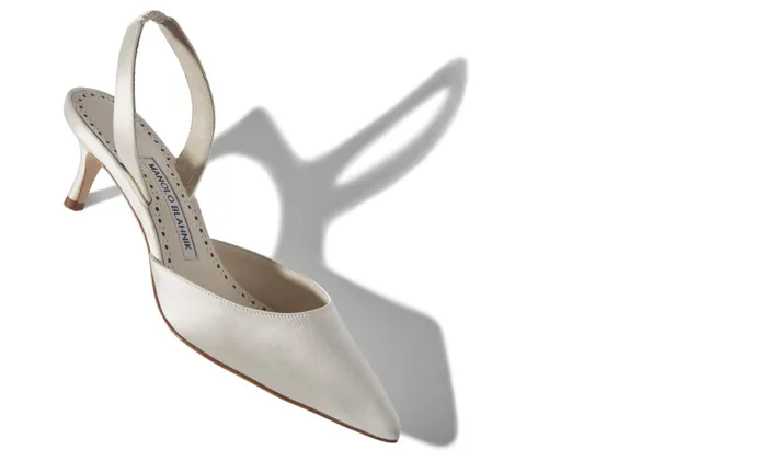 Women Low Heels Manolo Blahnik CAROLYNE BRIDE White Satin Slingback Pumps Women Low Heels Manolo Blahnik CAROLYNE BRIDE White Satin Slingback Pumps