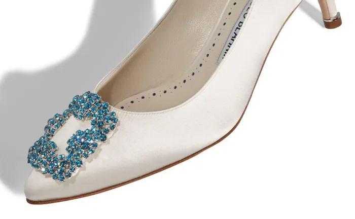 Women Low Heels Manolo Blahnik HANGISI BRIDE 50 White Satin Jewel Buckle Pumps Women Low Heels Manolo Blahnik HANGISI BRIDE 50 White Satin Jewel Buckle Pumps