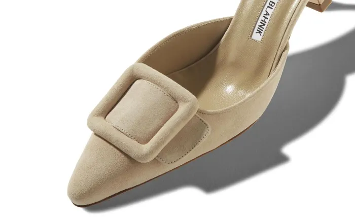 Women Maysale Manolo Blahnik MAYSALE Beige Suede Kitten Heel Mules Women Maysale Manolo Blahnik MAYSALE Beige Suede Kitten Heel Mules